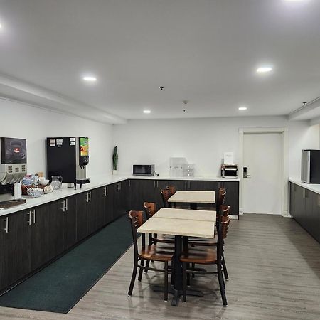 Travelodge Suites By Wyndham Saint John Exteriér fotografie