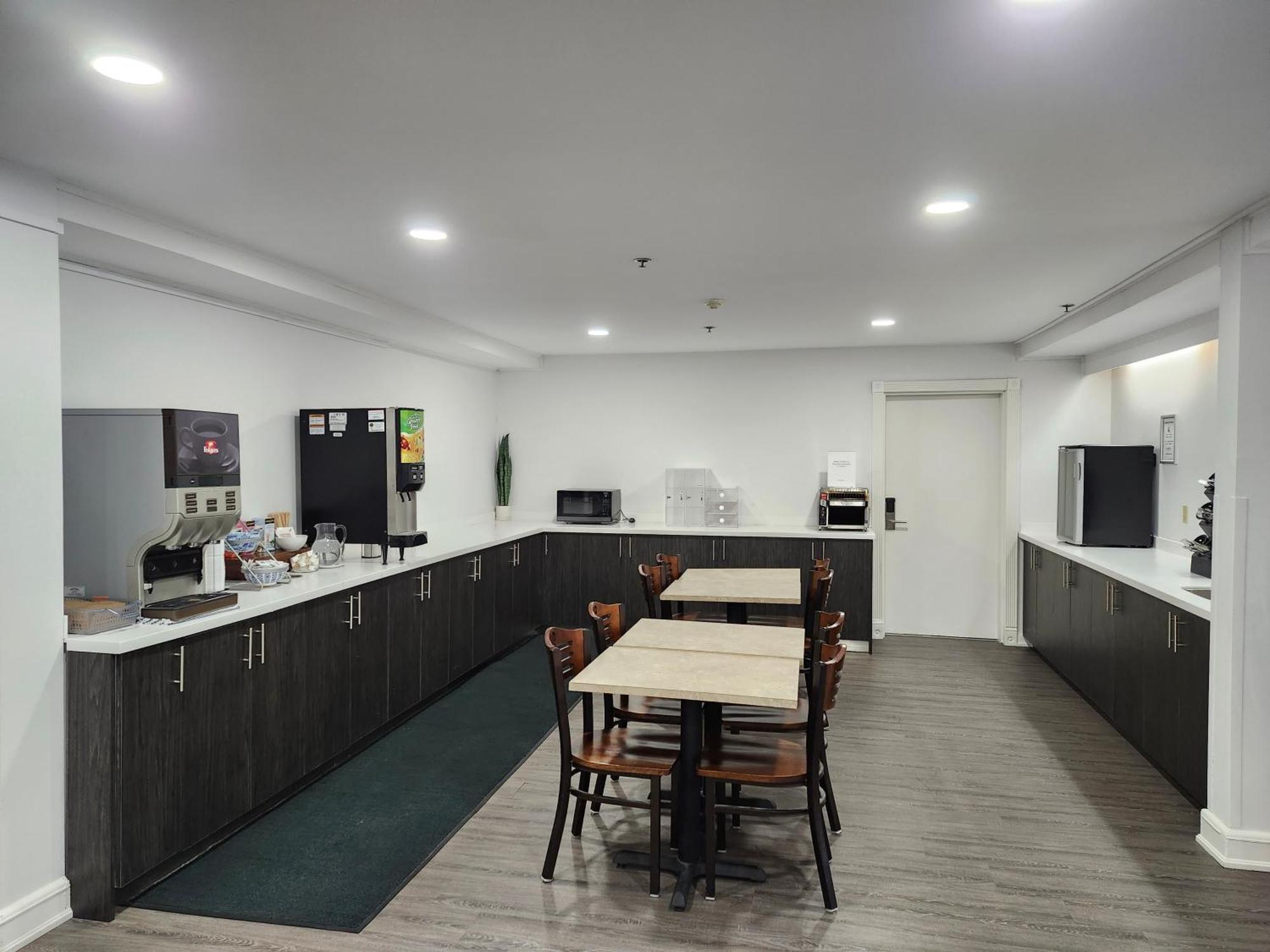Travelodge Suites By Wyndham Saint John Exteriér fotografie